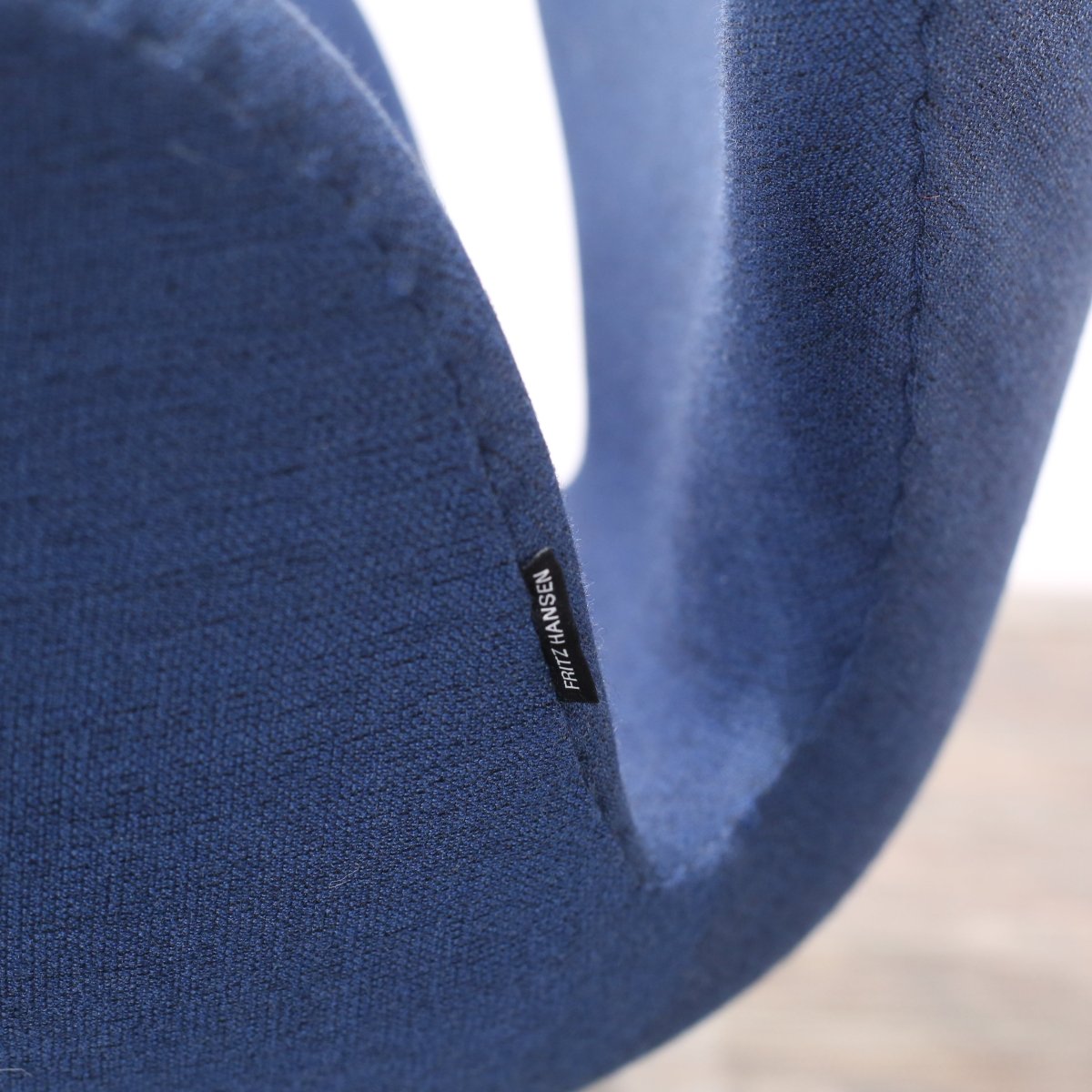 Fritz Hansen Swan Chair by Arne Jacobsen @ REHAUS