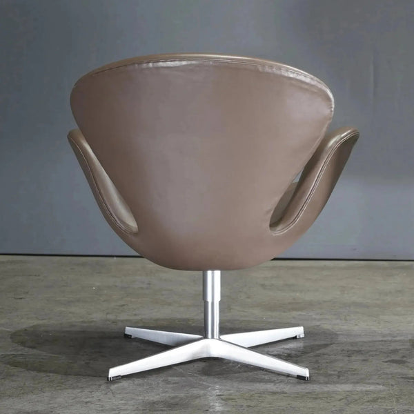 Fritz Hansen Swan™ Leather Chair by Arne Jacobsen, Single - REHAUS - Fritz Hansen