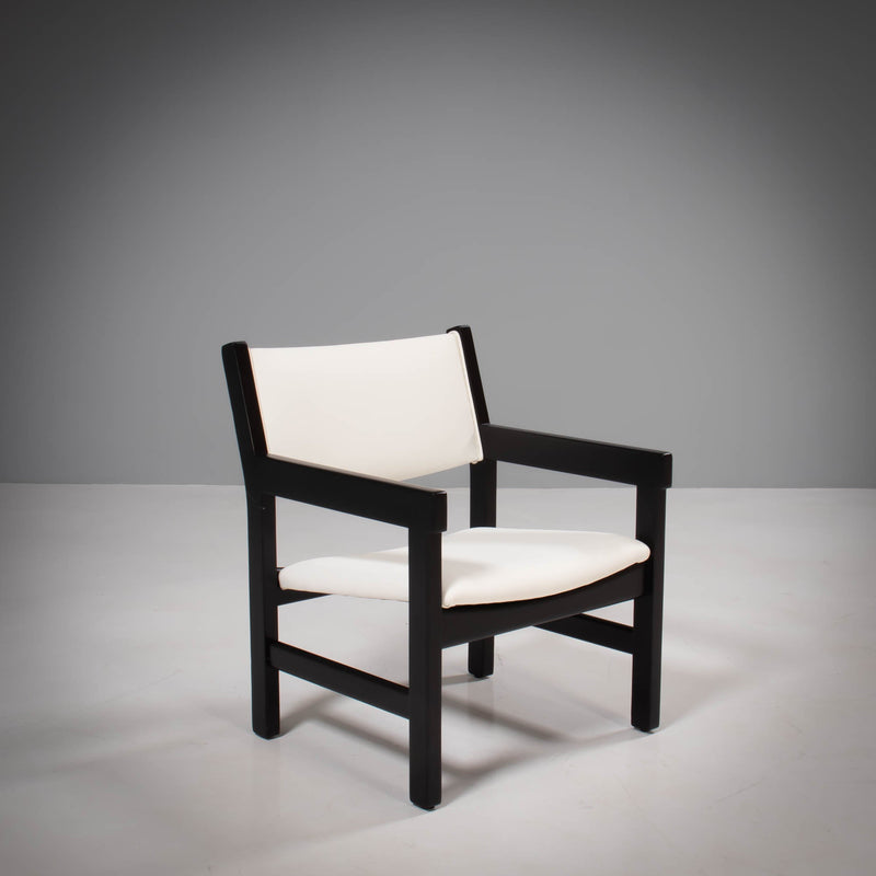 Hans J. Wegner Mid Century Black and White Armchair for GETAMA - REHAUS - Hans Wegner