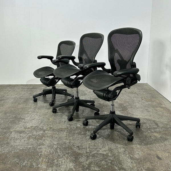 Herman Miller Aeron Desk Chair by Bill Stumpf and Don Chadwick @ REHAUS