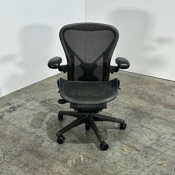 Herman Miller Aeron Desk Chair by Bill Stumpf and Don Chadwick @ REHAUS