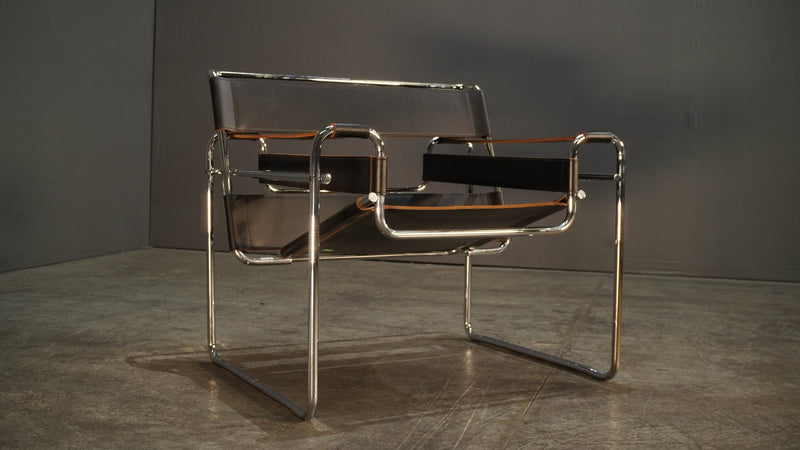 Knoll by Marcel Breuer Wassily Black Leather Armchair @ REHAUS