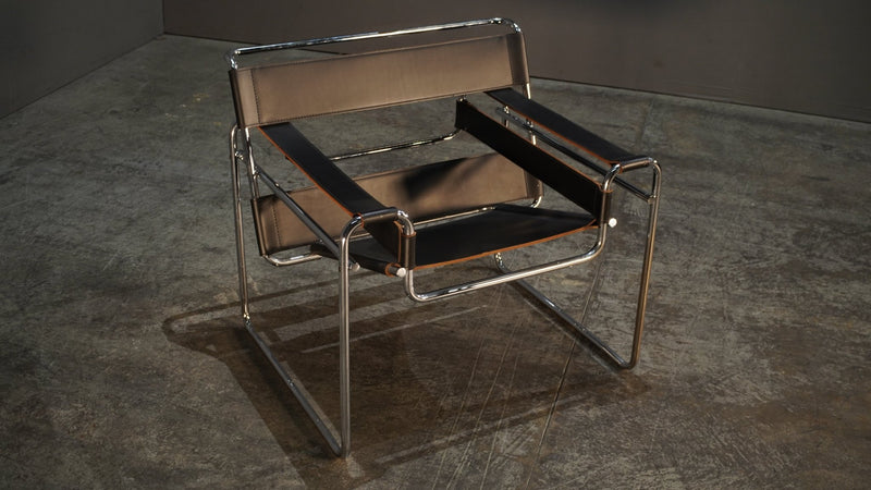 Knoll by Marcel Breuer Wassily Black Leather Armchair @ REHAUS