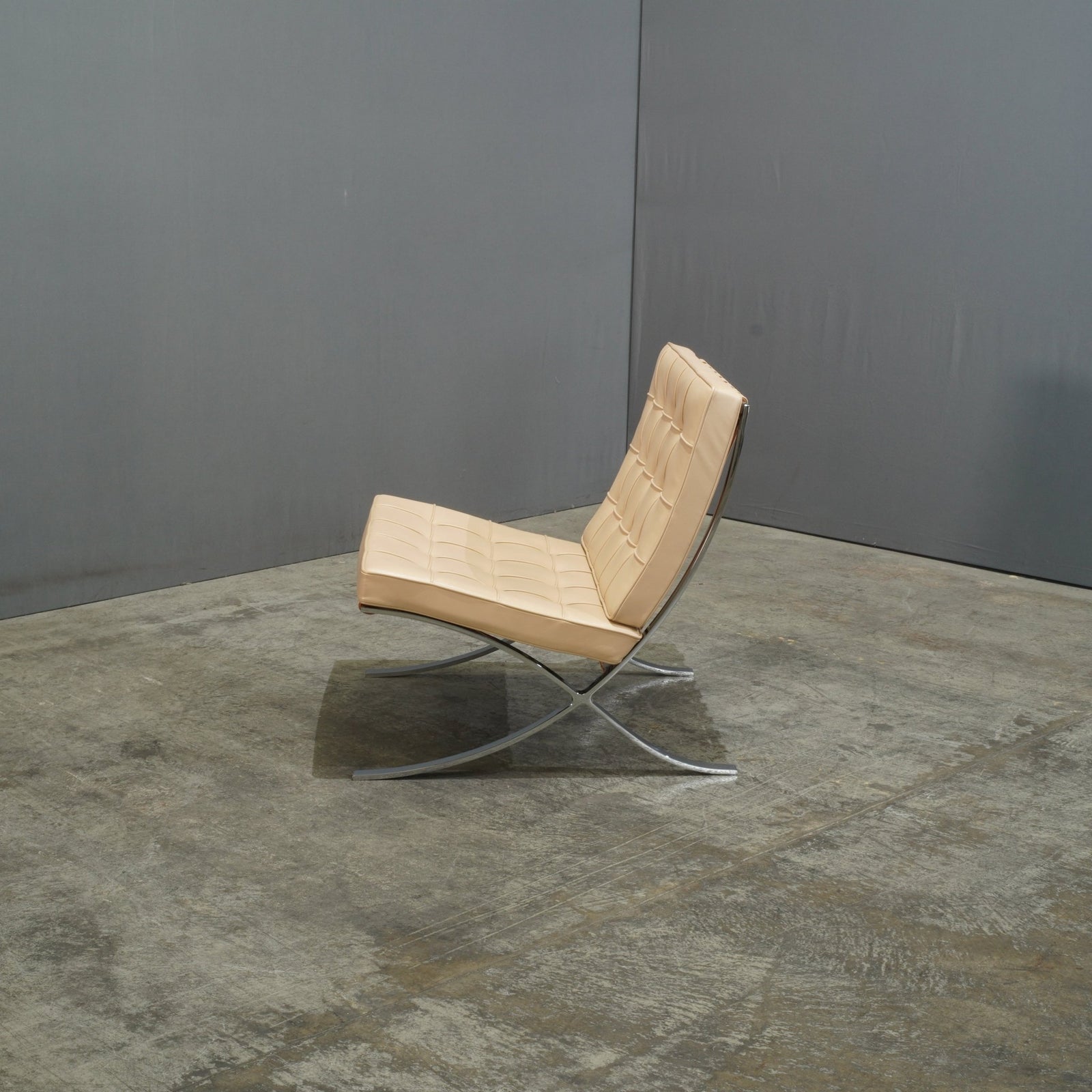 Knoll Cream Leather Barcelona Lounge Chair by Mies van der Rohe @ REHAUS