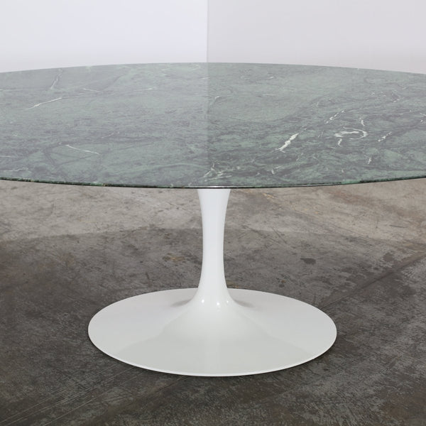 Knoll International Oval Dining Table by Eero Saarinen @ REHAUS