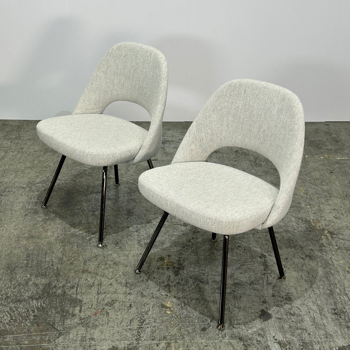 Knoll Relax Conference Chairs by Eero Saarinen, Set of Two @ REHAUS