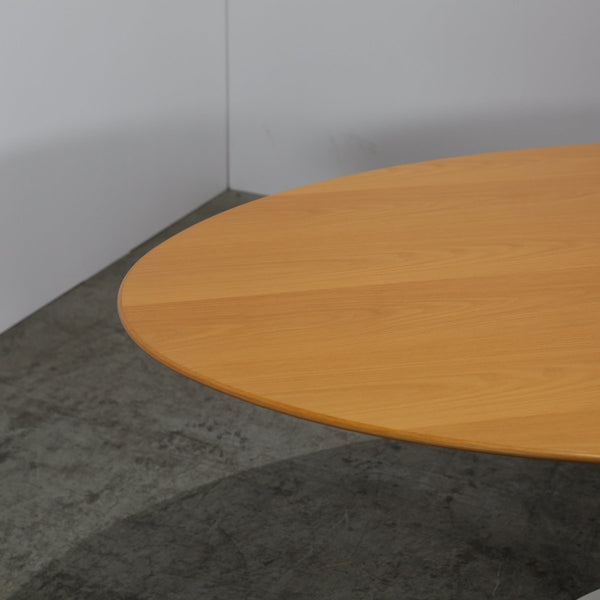 Knoll Saarinen Oak Oval Dining Table @ REHAUS