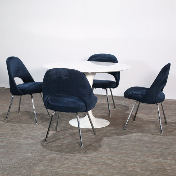 Knoll Saarinen Tulip Dining Table @ REHAUS