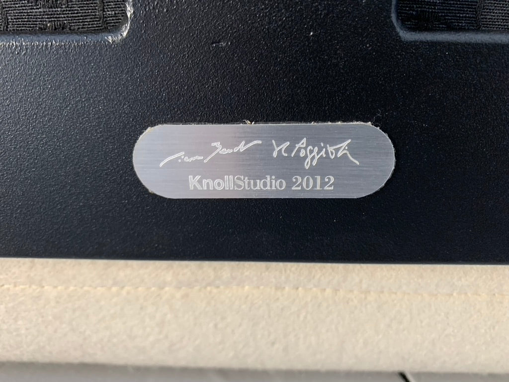 Knoll Studio A&A Sofa - In Kvadrat Wool & Linen @ REHAUS