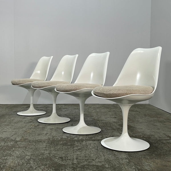 Knoll Tulip Chairs by Eero Saarinen, Set of Four @ REHAUS