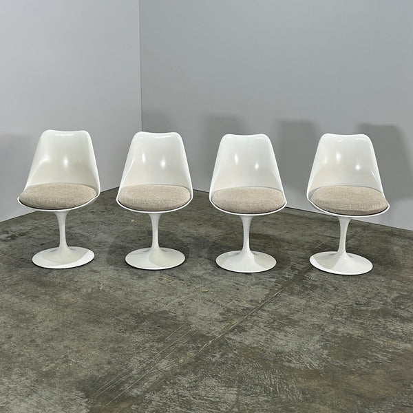 Knoll Tulip Chairs by Eero Saarinen, Set of Four @ REHAUS