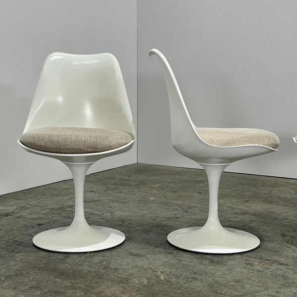 Knoll Tulip Chairs by Eero Saarinen, Set of Four @ REHAUS