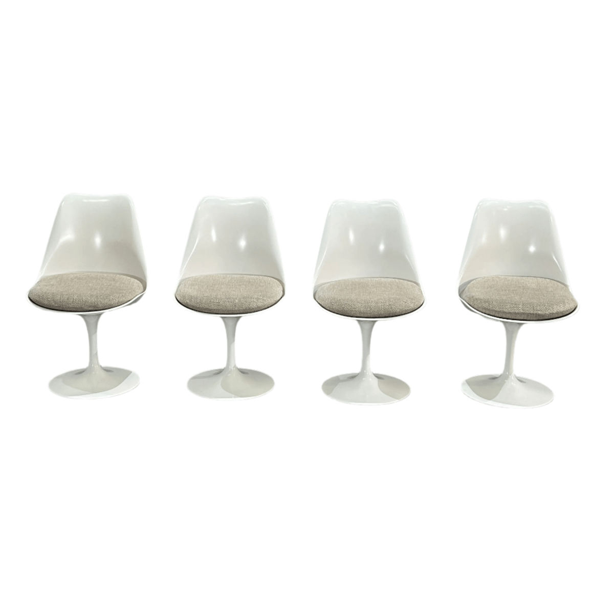 Knoll Tulip Chairs by Eero Saarinen, Set of Four @ REHAUS
