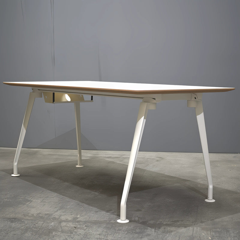 Koleksiyon Borges S4 A0818 NK Desk by Studio Kairos - REHAUS - Koleksiyon