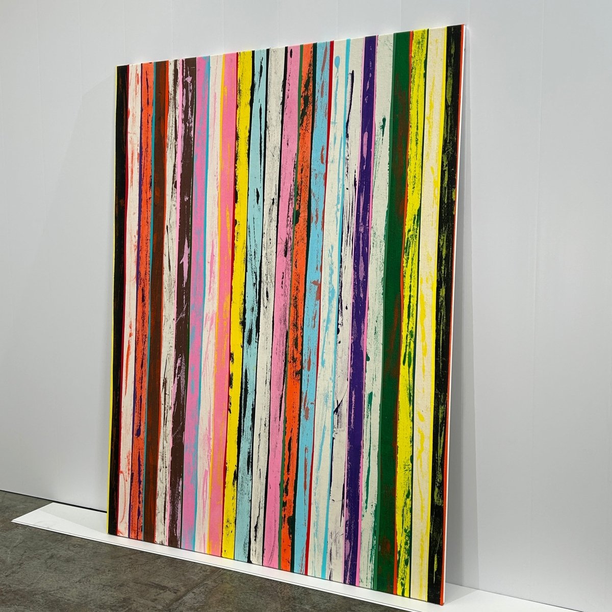 ‘Lined Up’ by Ien Lucas @ REHAUS