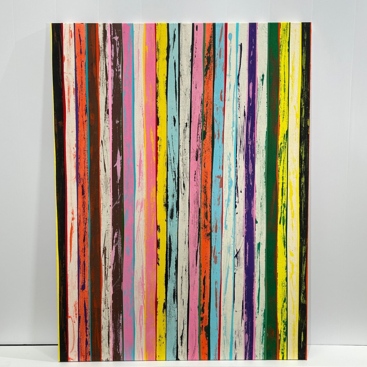 ‘Lined Up’ by Ien Lucas @ REHAUS