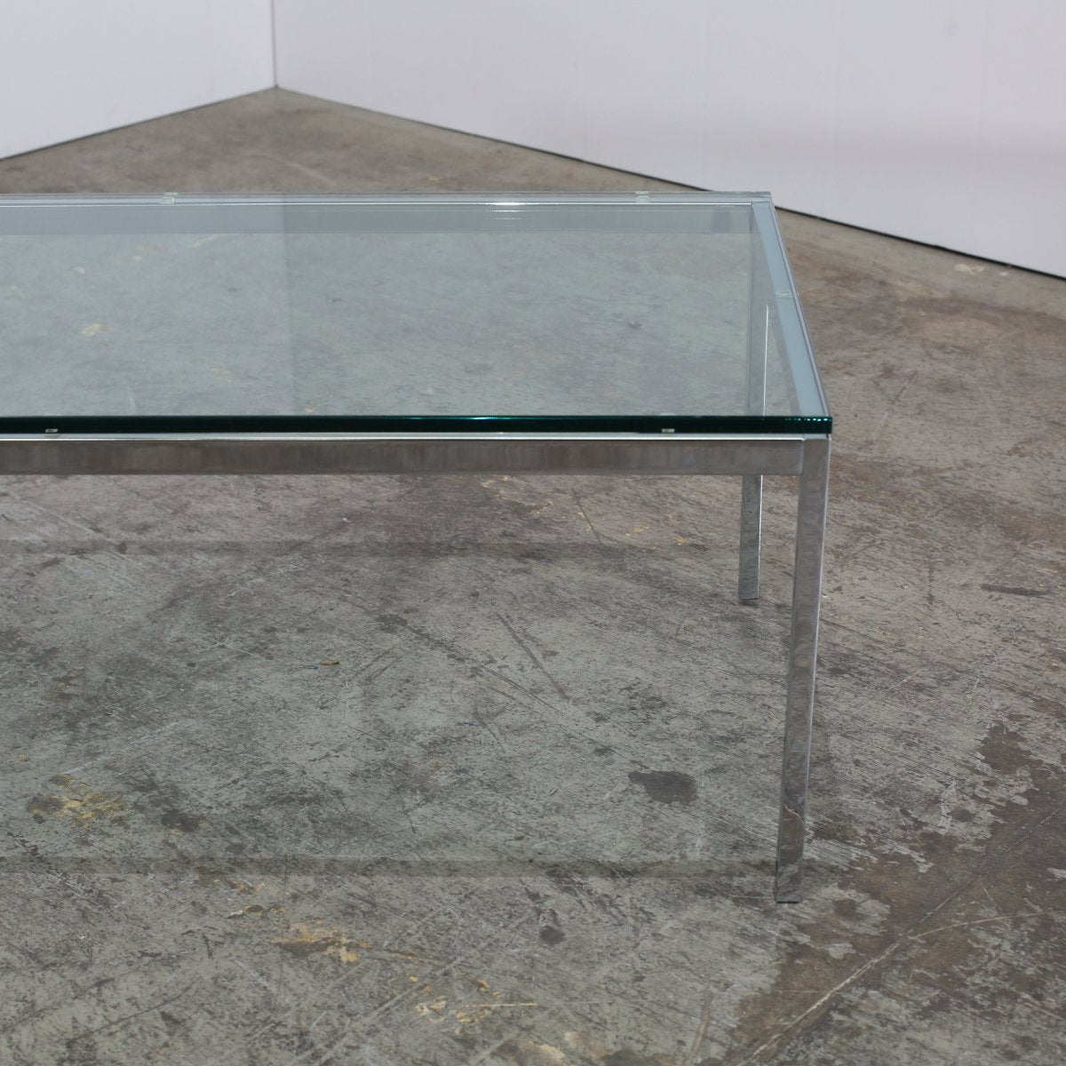 Low Glass Coffee Table by Knoll @ REHAUS