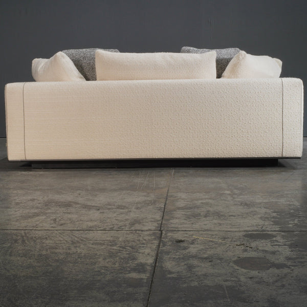 Maxalto 3 Seater Cream Boucle Aurae Sofa by Antonio Citterio @ REHAUS