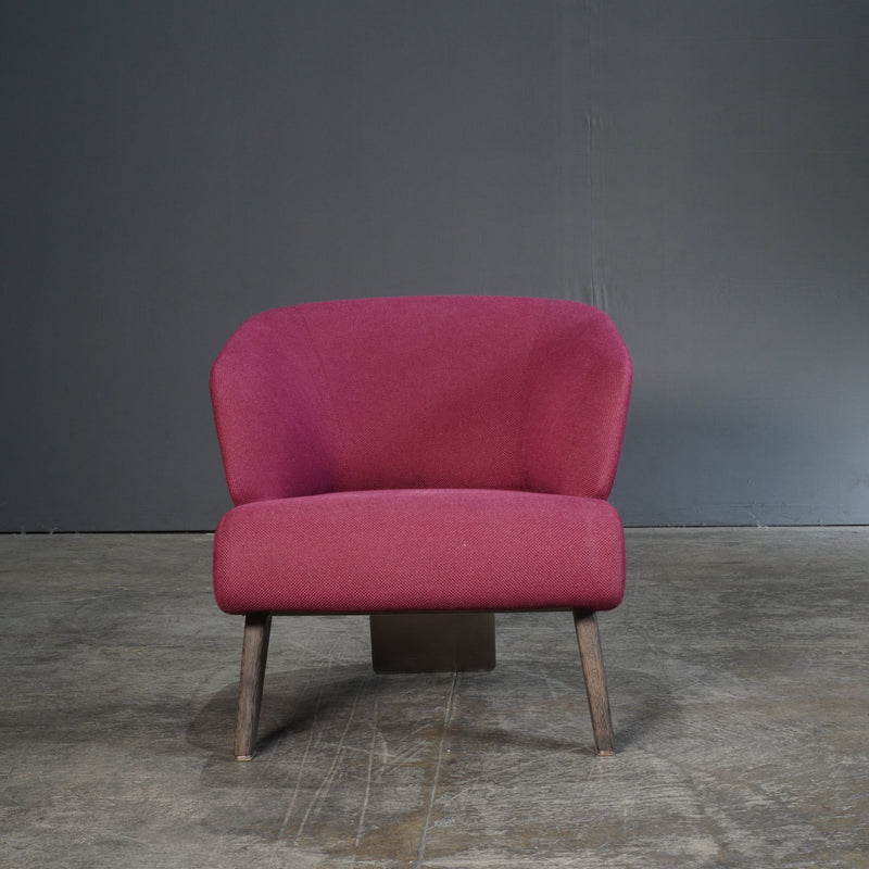 Minotti Plum Aston Armchair by Rodolfo Dordoni @ REHAUS