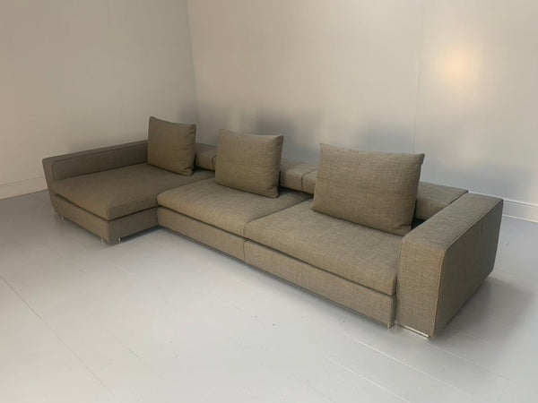 Molteni & C Turner 5 - Seat L - Shape Sofa - In Neutral Woven Fabric @ REHAUS