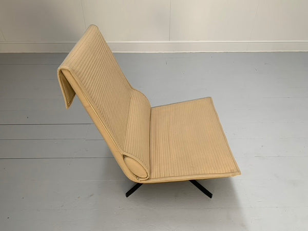 Pair of B&B Italia VVD Armchairs - In Cashmere Wool @ REHAUS