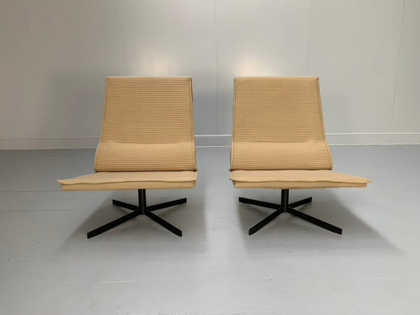 Pair of B&B Italia VVD Armchairs - In Cashmere Wool @ REHAUS