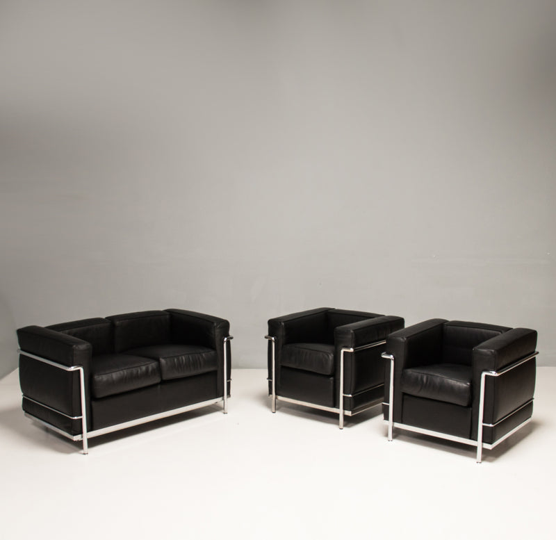 Le Corbusier LC2 Grand Confort 2-Seater Black Leather Sofa and Set of 2 Armchairs