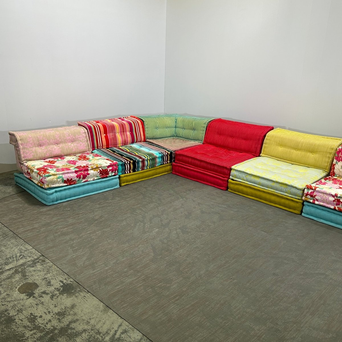 Roche Bobois 18 Piece Kenzo Mah Jong Set by Hans Hopfer @ REHAUS