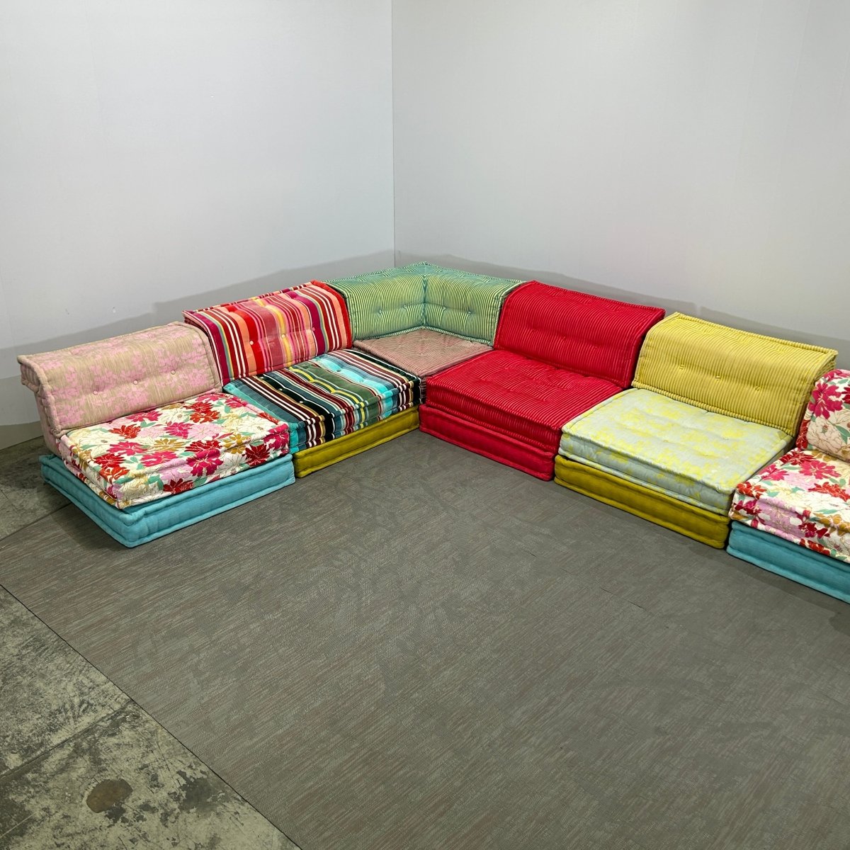 Roche Bobois 18 Piece Kenzo Mah Jong Set by Hans Hopfer @ REHAUS