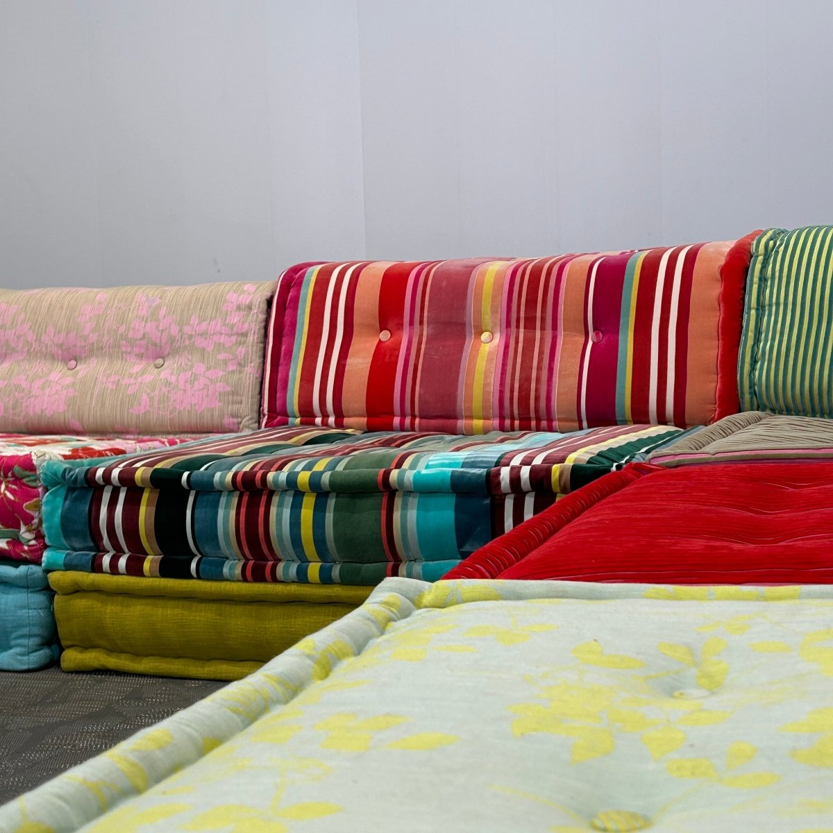 Roche Bobois 18 Piece Kenzo Mah Jong Set by Hans Hopfer @ REHAUS