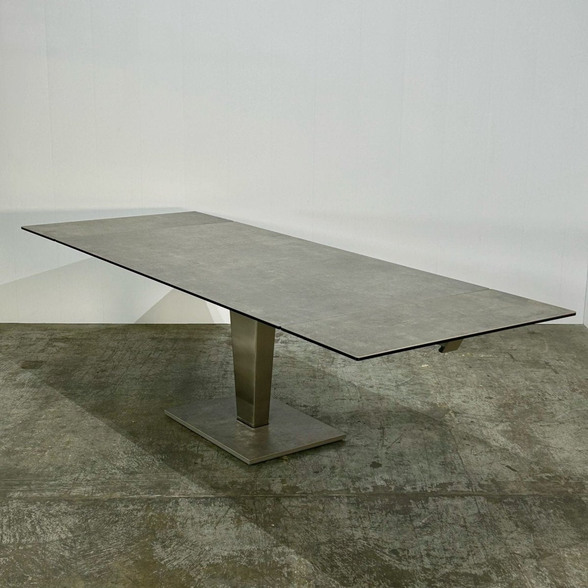 Roche Bobois Ceramic Nephtis Table @ REHAUS