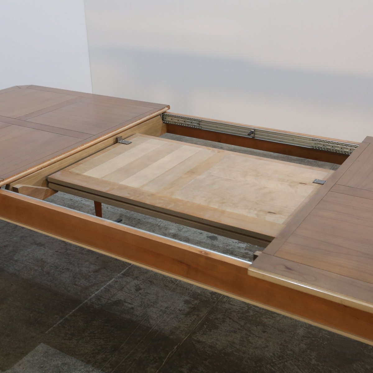 Roche Bobois Hauteville Dining Table @ REHAUS