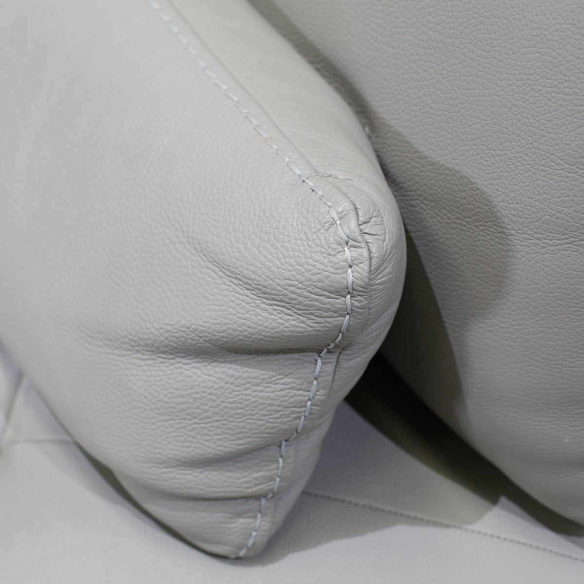 Roche Bobois Scenario Leather Ottoman @ REHAUS