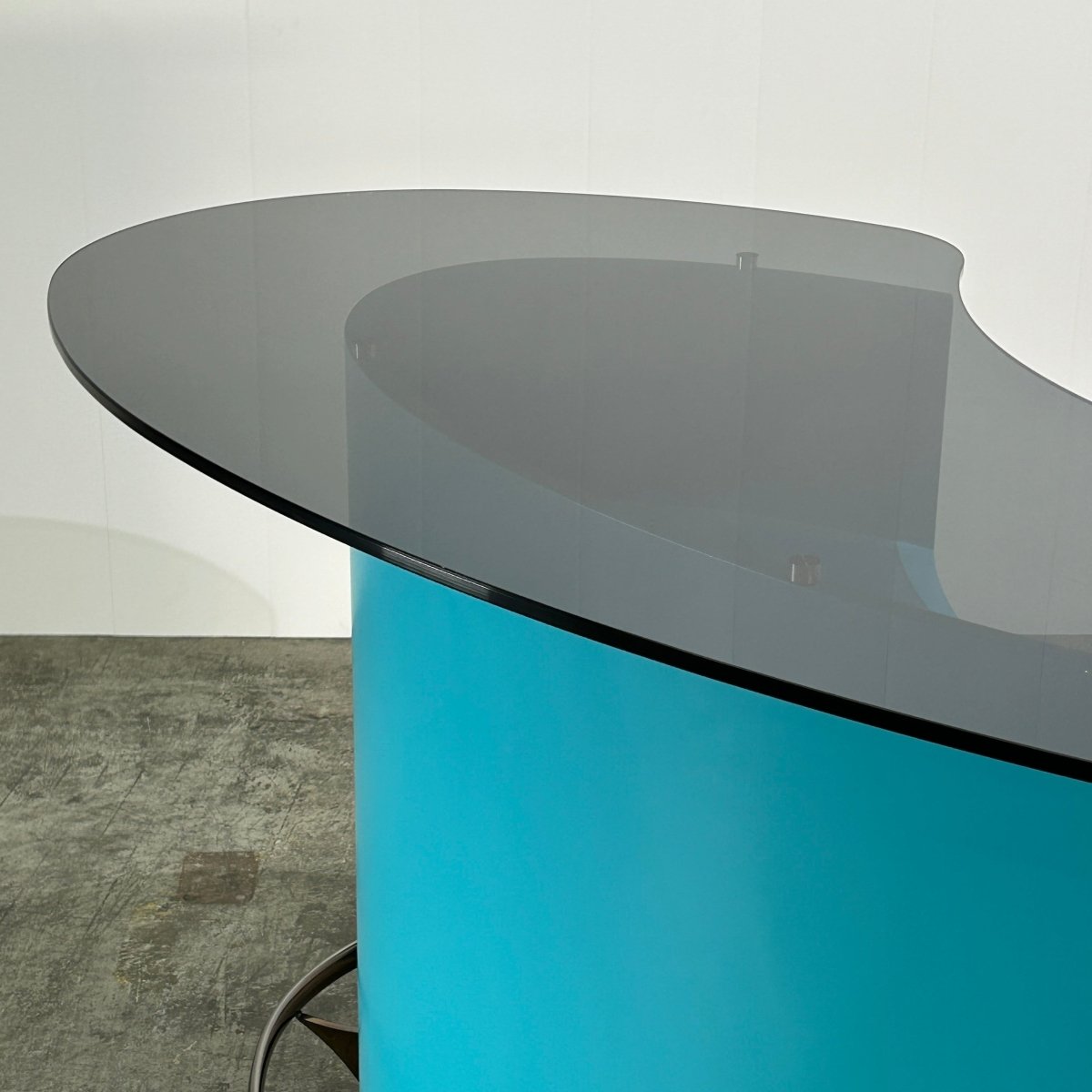 Roche Bobois Ublo Bar by Sacha Lakic @ REHAUS
