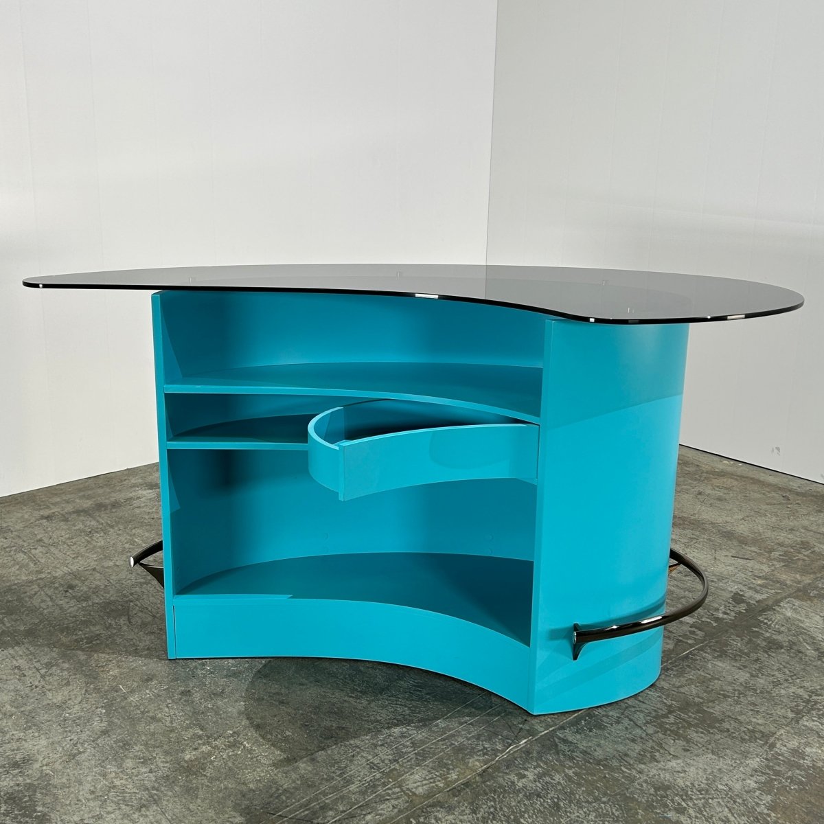 Roche Bobois Ublo Bar by Sacha Lakic @ REHAUS