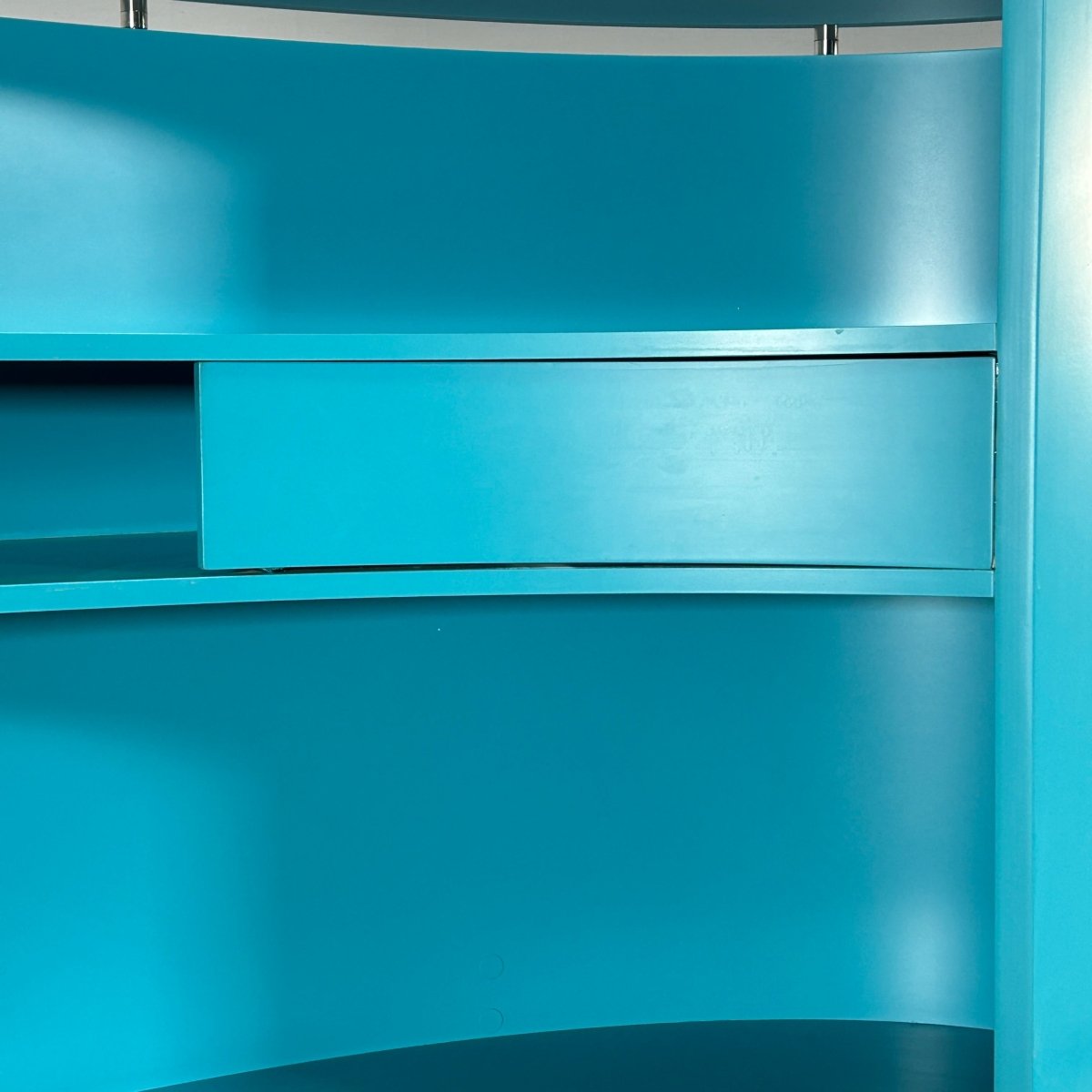 Roche Bobois Ublo Bar by Sacha Lakic @ REHAUS