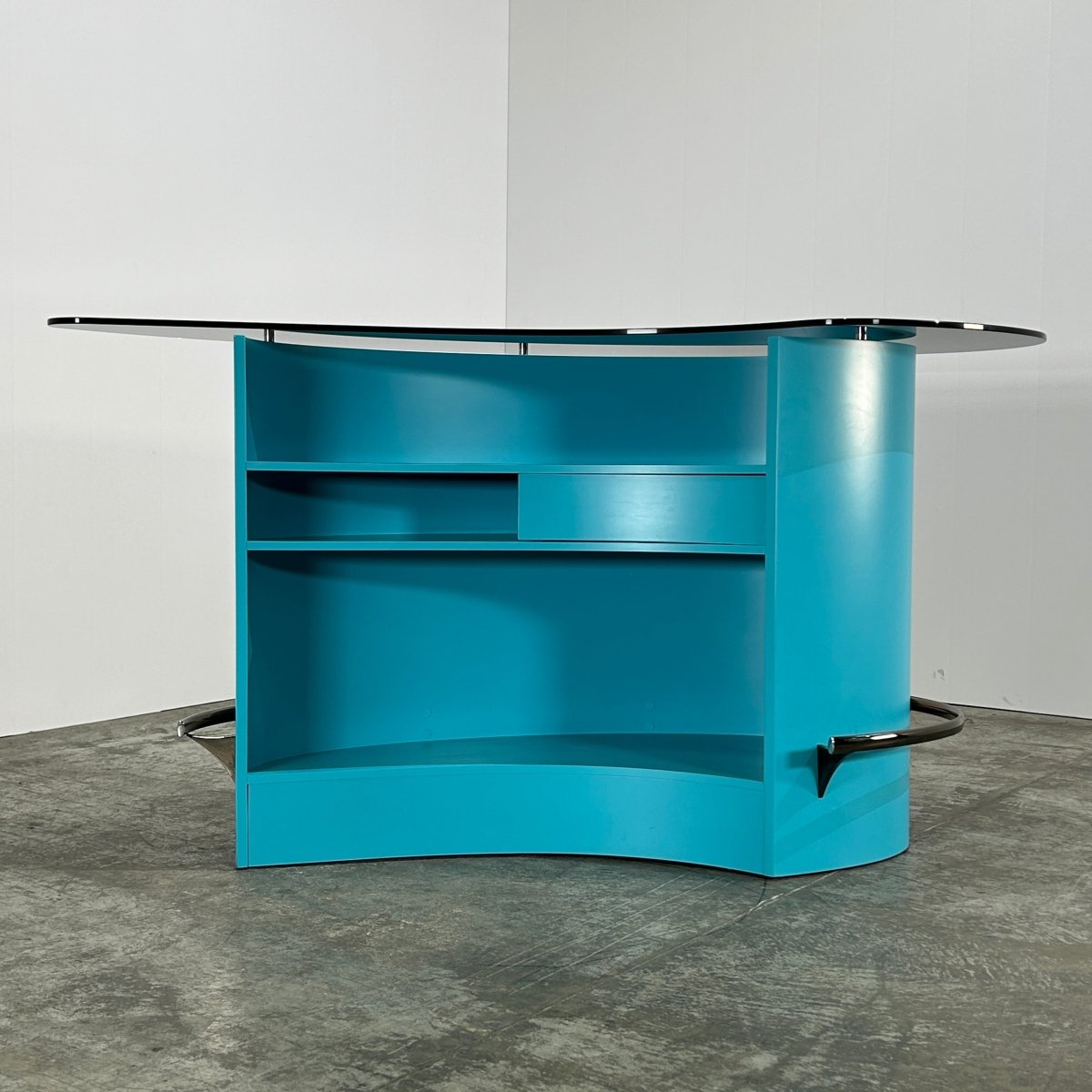 Roche Bobois Ublo Bar by Sacha Lakic @ REHAUS