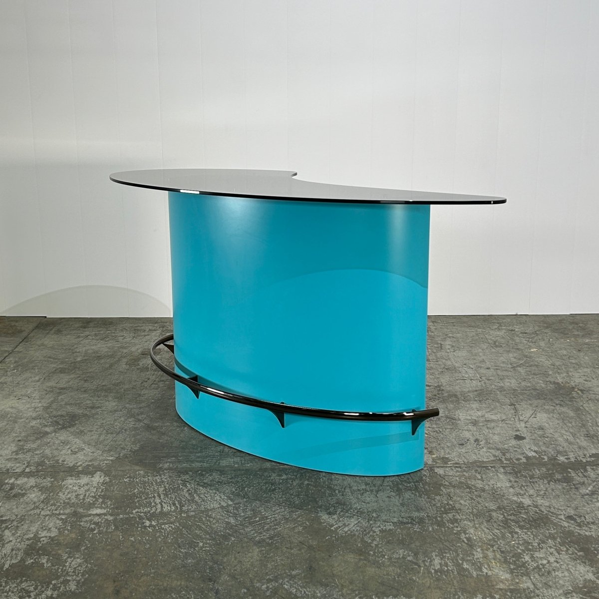 Roche Bobois Ublo Bar by Sacha Lakic @ REHAUS
