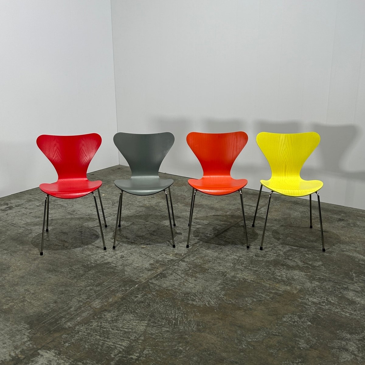 Series 7 Dining Chairs by Fritz Hansen, Set of Four @ REHAUS