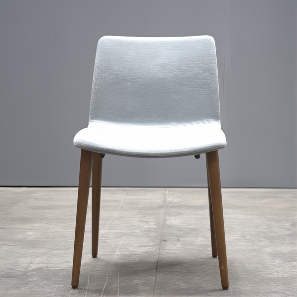 Koleksiyon Helen S0 SH10 Chair with Wooden Legs by Tasarımcı Studio Kairos