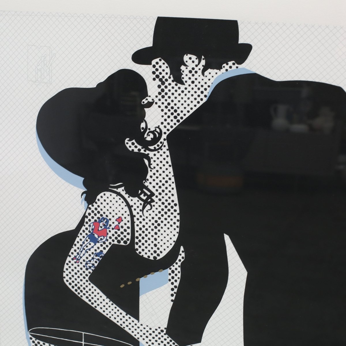 The Kiss by Gerald Laing @ REHAUS