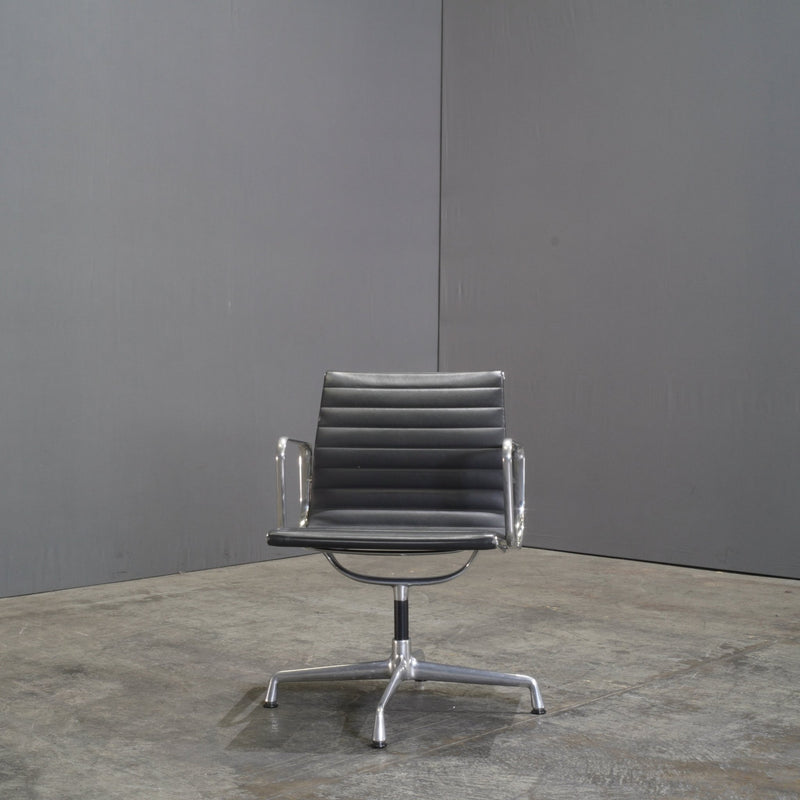 Vitra Black Leather Alu EA 117 Aluminium Office Chair by Charles & Ray Eames @ REHAUS