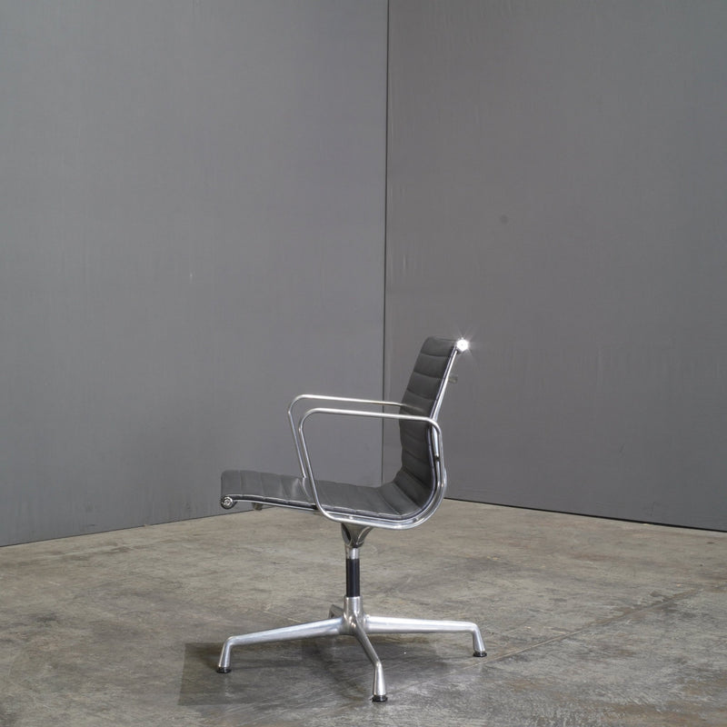 Vitra Black Leather Alu EA 117 Aluminium Office Chair by Charles & Ray Eames @ REHAUS