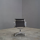 Vitra Black Leather Alu EA 117 Aluminium Office Chair by Charles & Ray Eames @ REHAUS