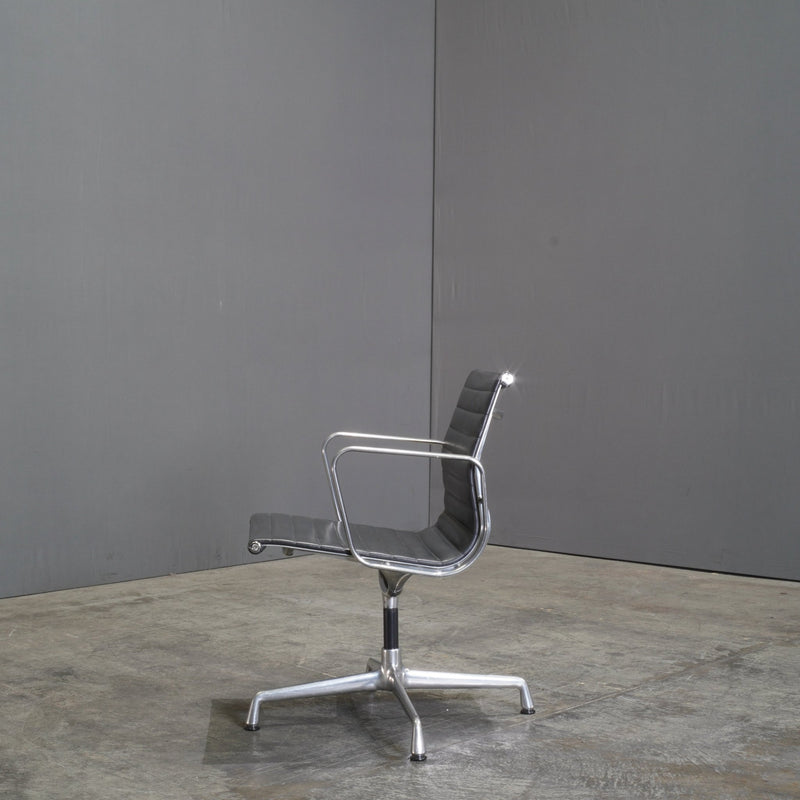 Vitra Black Leather Alu EA 117 Aluminium Office Chair by Charles & Ray Eames @ REHAUS