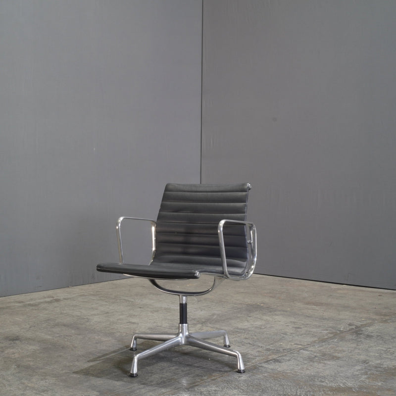 Vitra Black Leather Alu EA 117 Aluminium Office Chair by Charles & Ray Eames @ REHAUS