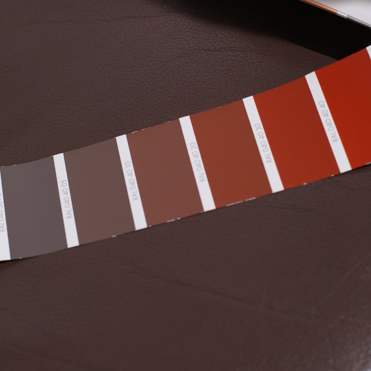 Vitra Soft Pad EA208 Chair by Charles & Ray Eames @ REHAUS