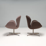 Arne Jacobsen for Fritz Hansen Swan Swivel Armchairs in Grey, Set of 2
