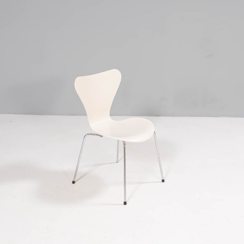 Arne Jacobsen for Fritz Hansen White Series 7 Dining Chair, Set of Four