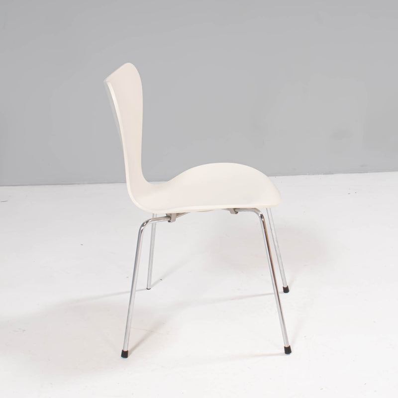 Arne Jacobsen for Fritz Hansen White Series 7 Dining Chair, Set of Four